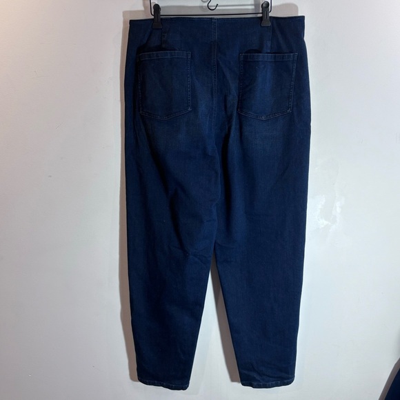 EILEEN FISHER Sz 14 Pleated Front Tapered Leg Medium Wash Denim Trouser Pants - Picture 9 of 9